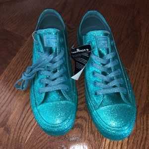 NWT converse glitter tennis shoes